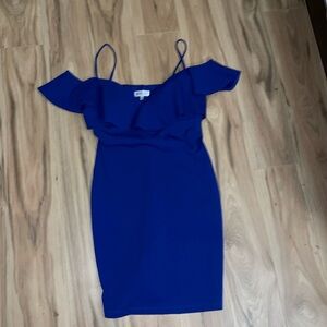 Royal Blue dress off shoulder with straps
size: L
figure fitting